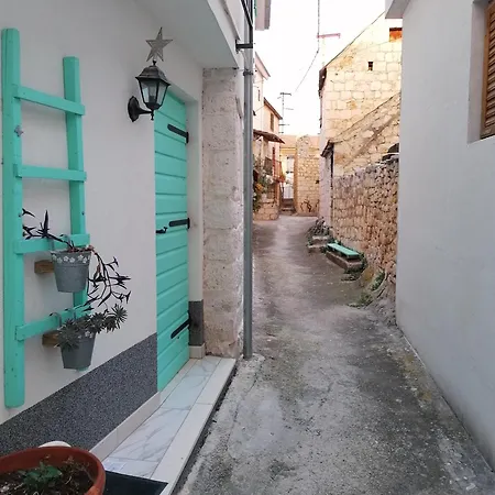 Stina *** Insel Ciovo Holiday home *